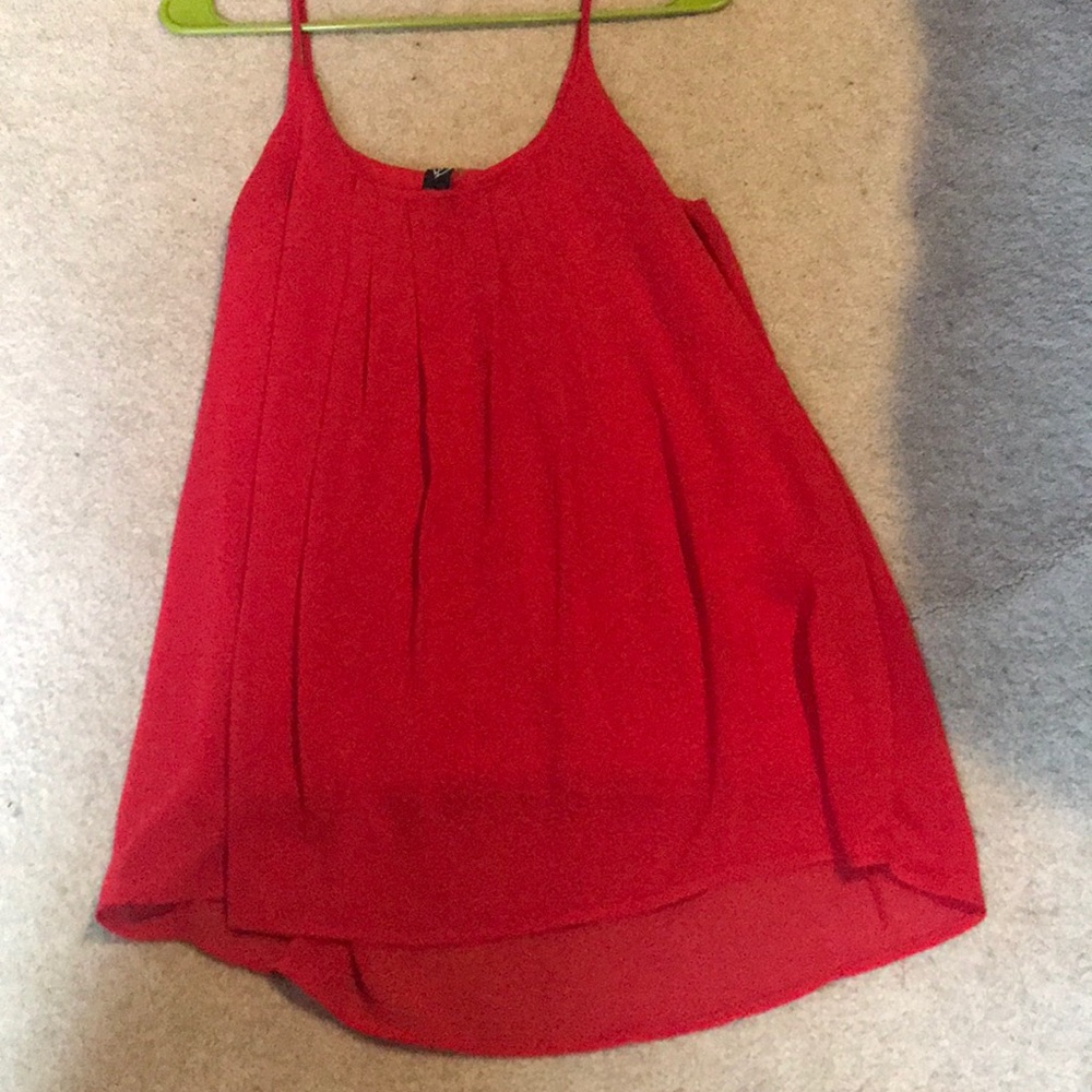 Flowy red tank